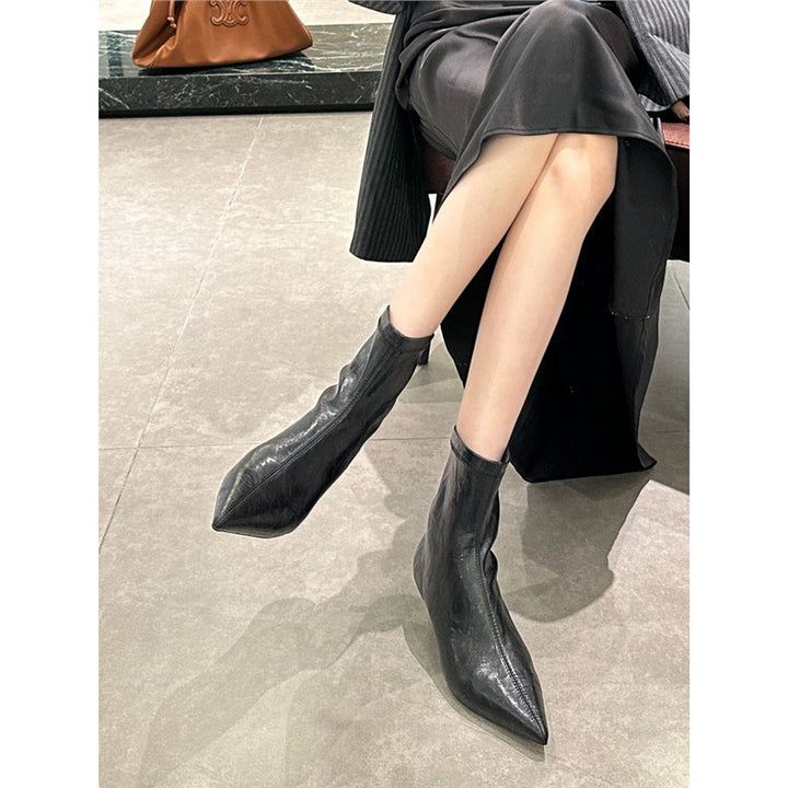 Damen spitz zulaufende Stiefeletten mit sculpted Kitten‑Heel und sockenhaftem Schaft Drune