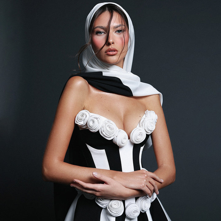 Damen verspieltes Cocktailkleid mit Blumenapplikationen und schwingendem Rock Drune