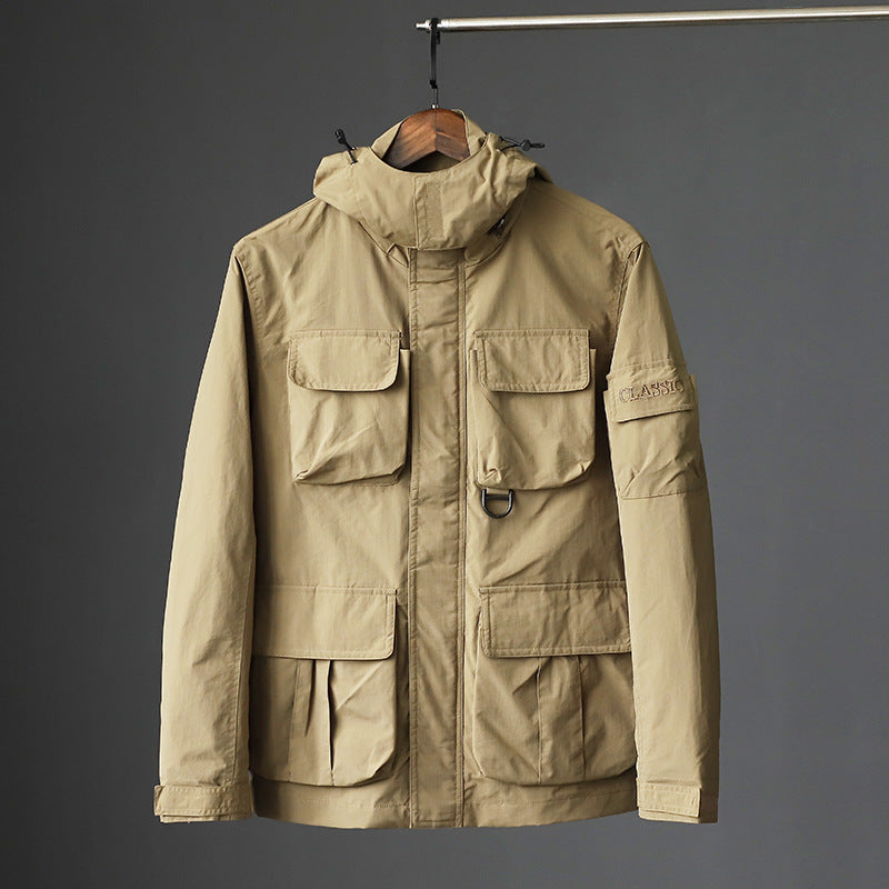 Herren urbane Feldjacke mit Mehrfach‑Taschen, windabweisender Oberfläche und verdeckter Kapuze Drune