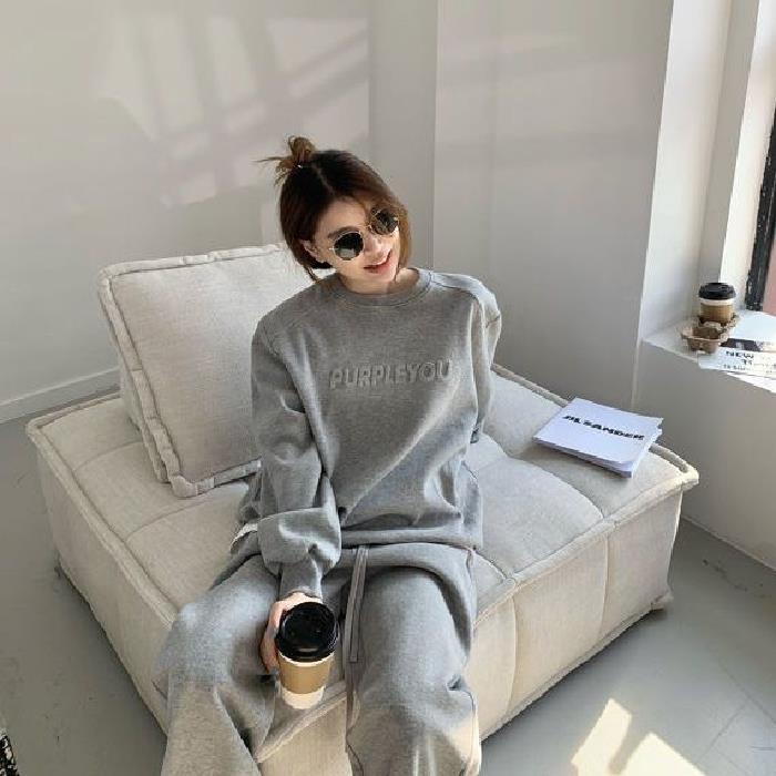 Damen Urbanes Lounge-Outfit mit oversized Sweatshirt und lässigen Jogginghosen Drune