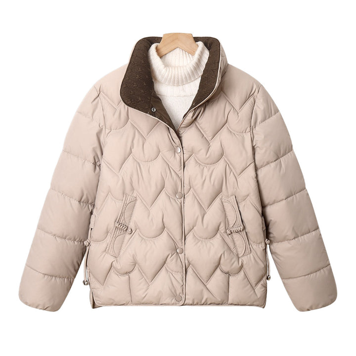Damen nan kurze gesteppte Pufferjacke mit dekorativer Bogensteppung und Druckknopfblende Drune