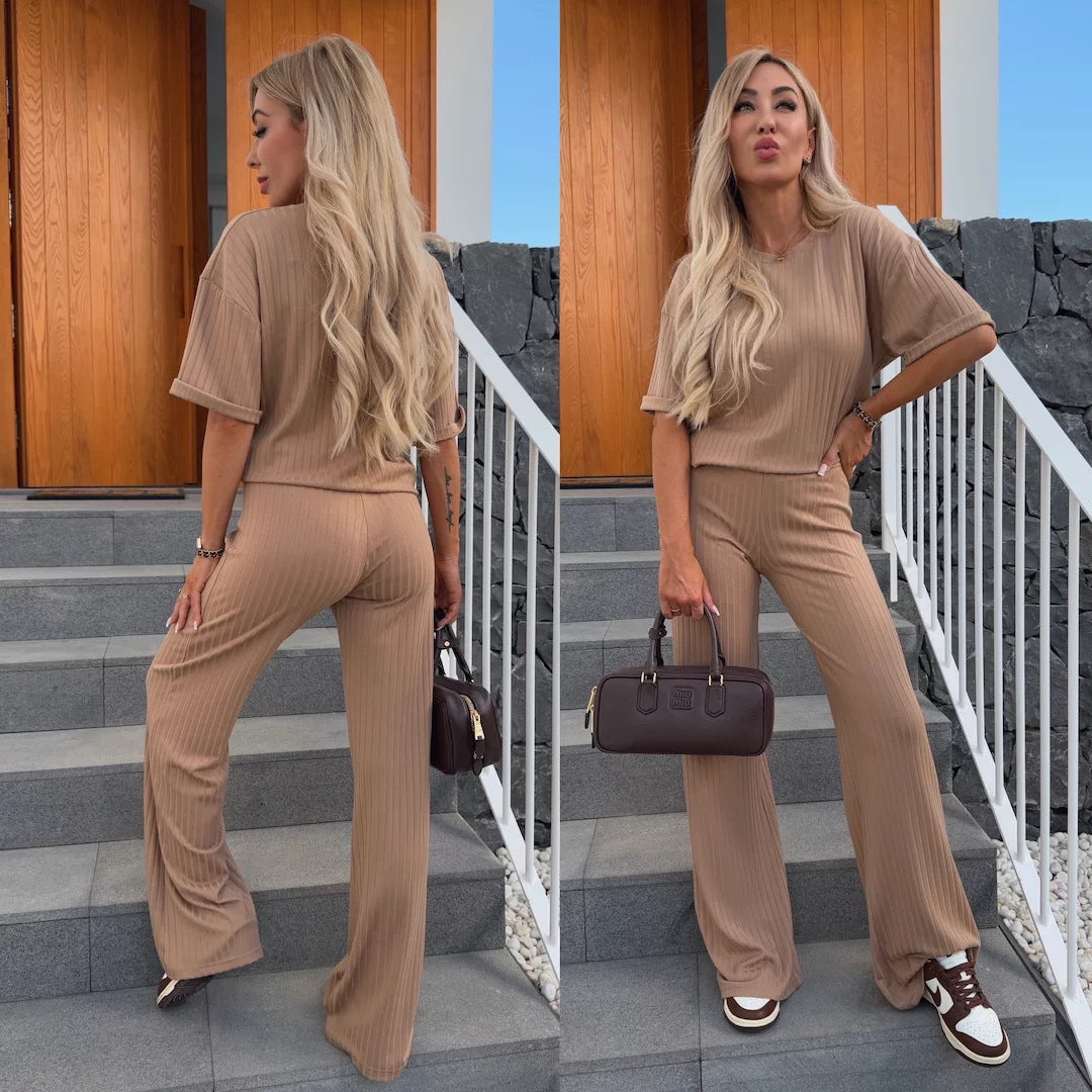 Damen weiches geripptes Lounge-Set mit Oversize-Viskoseshirt und High-Waist Schlaghose Drune