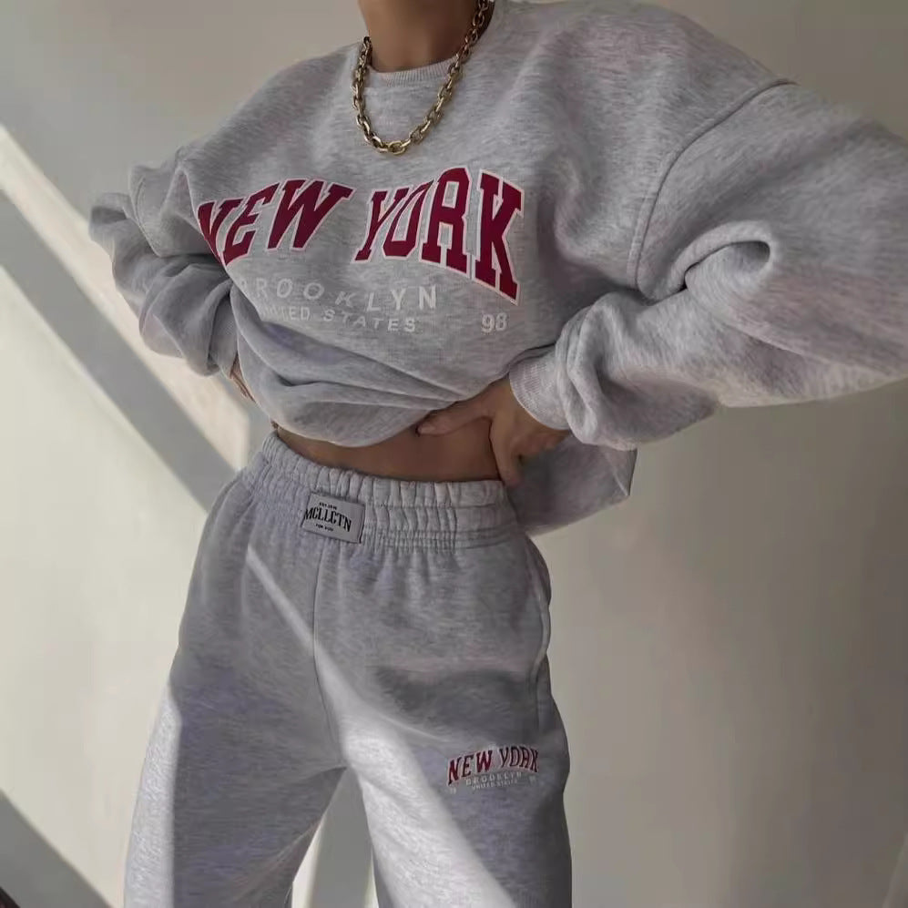 Damen Oversized Lounge-Set aus Baumwollfleece mit Collegestickerei und relaxed Jogginghose Drune