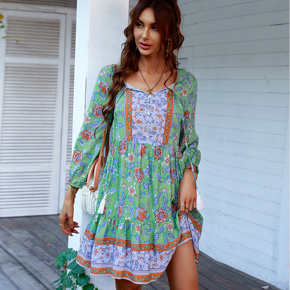 Damen nan Boho-Blumenminikleid mit V-Ausschnitt, Quastenbindegürtel und stufenweisem Volantrock Drune