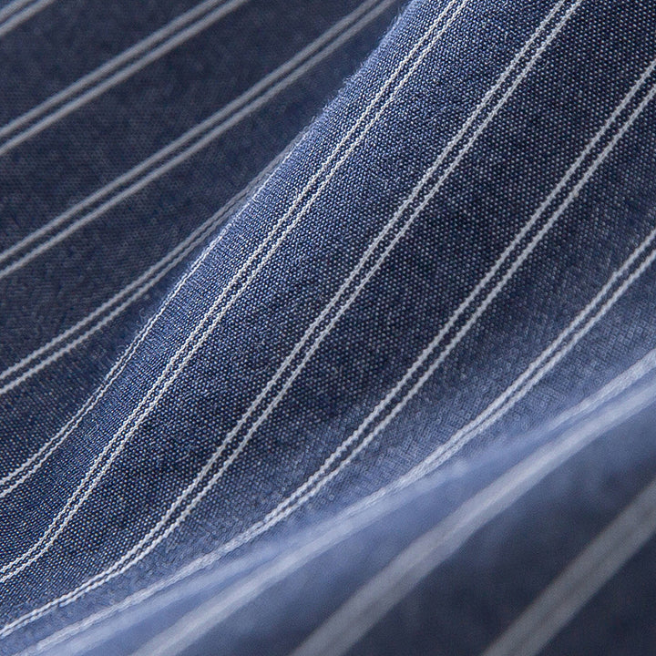 Damenbluse mit Schleifenkragen und feinem Nadelstreifen Drune