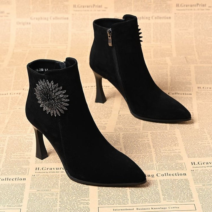 Damen Elegante Veloursleder Stiefeletten mit Glitzer-Pin Drune