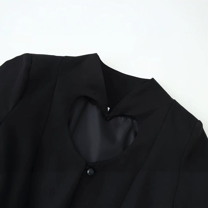 Damen Kurze Taillierte Jacke mit herzförmigem Cut-Out und Schößchen Drune