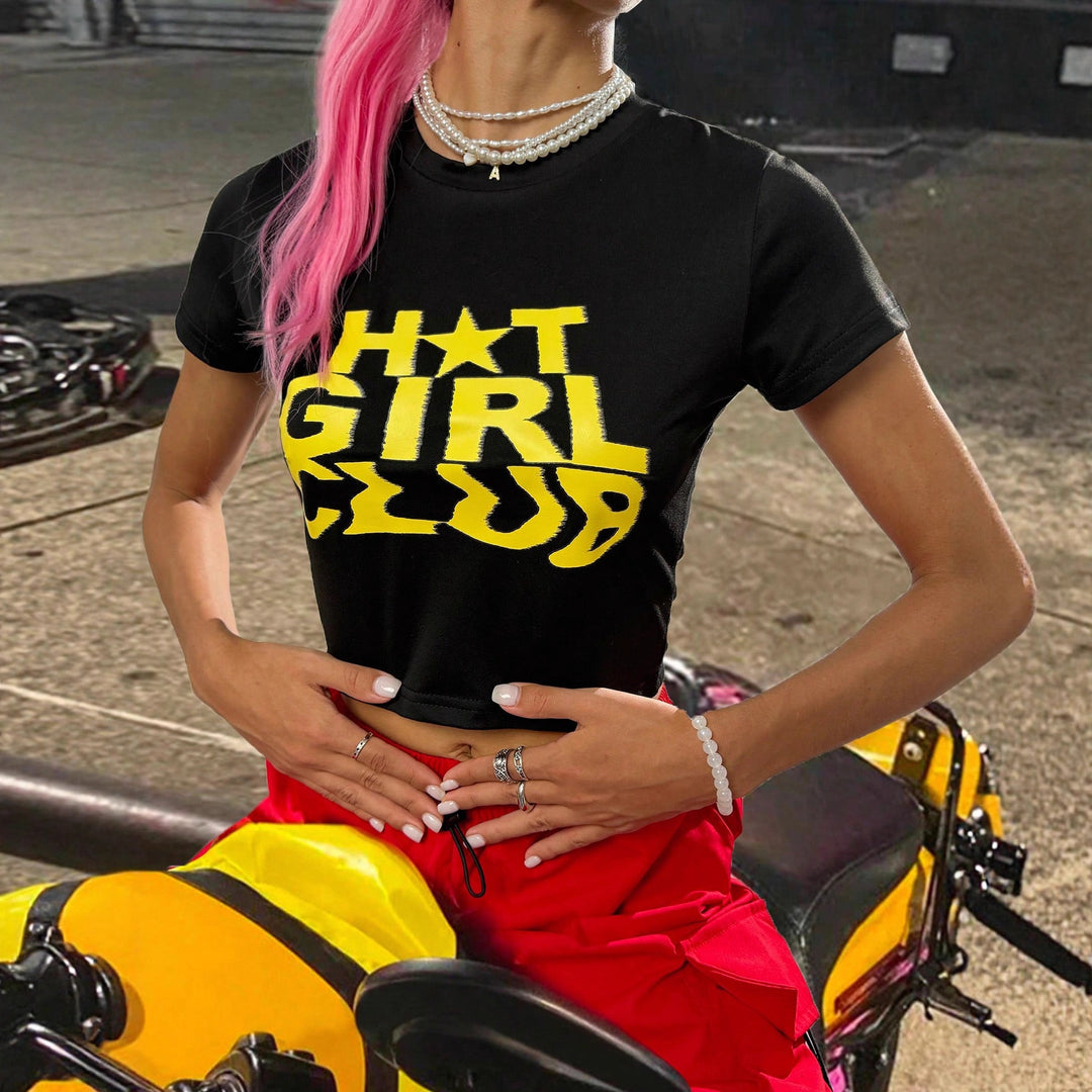 Damen Crop-T-Shirt mit auffälligem Schriftzug und figurbetontem Schnitt Drune