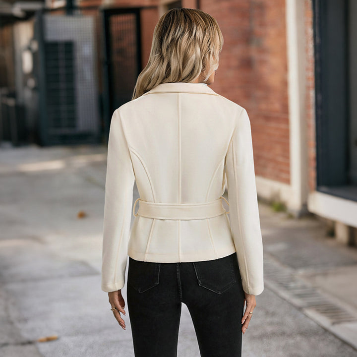 Damen Taillierter Jackenblazer mit Stehkragen, Zierpatten-Brusttaschen und Taillengürtel Drune