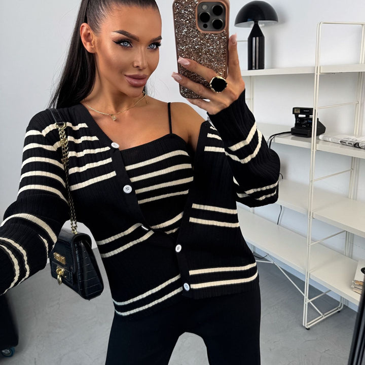 Damen Strick-Loungewear-Set aus Feinripp mit Button-Cardigan, Spaghetti-Top und weitem Jogger Drune
