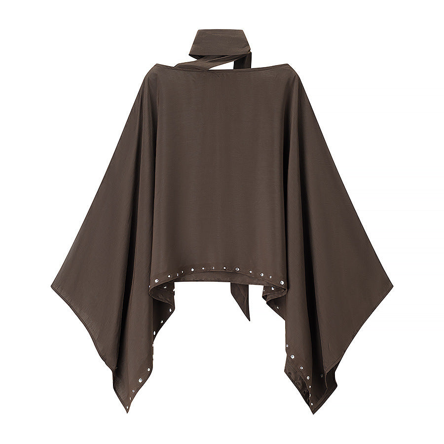 Damen nan fließender Capeponcho mit Schluppe, asymmetrischem Zipfelsaum und Ösenbesatz Drune