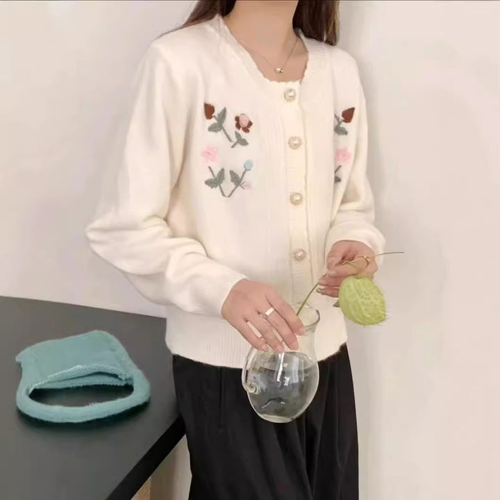 Damen verspielte Strickjacke mit floralem Relieflmuster und eleganten Perlenknöpfen Drune