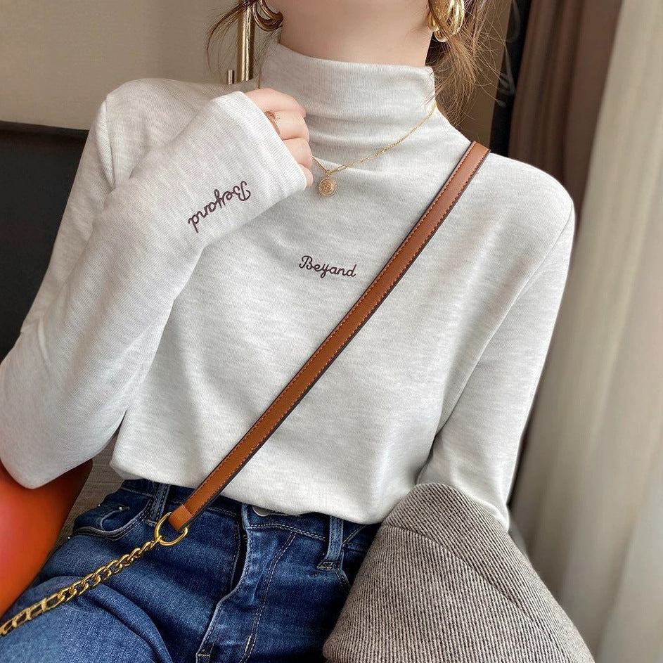 Damen Turtleneck-Pullover mit innovativem Schriftzug Drune