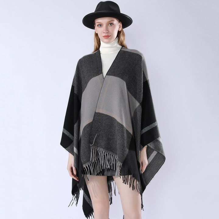 Damen Oversize-Capeponcho aus strukturierter Strickmischung mit V‑Ausschnitt, Karomuster und Fransen Drune