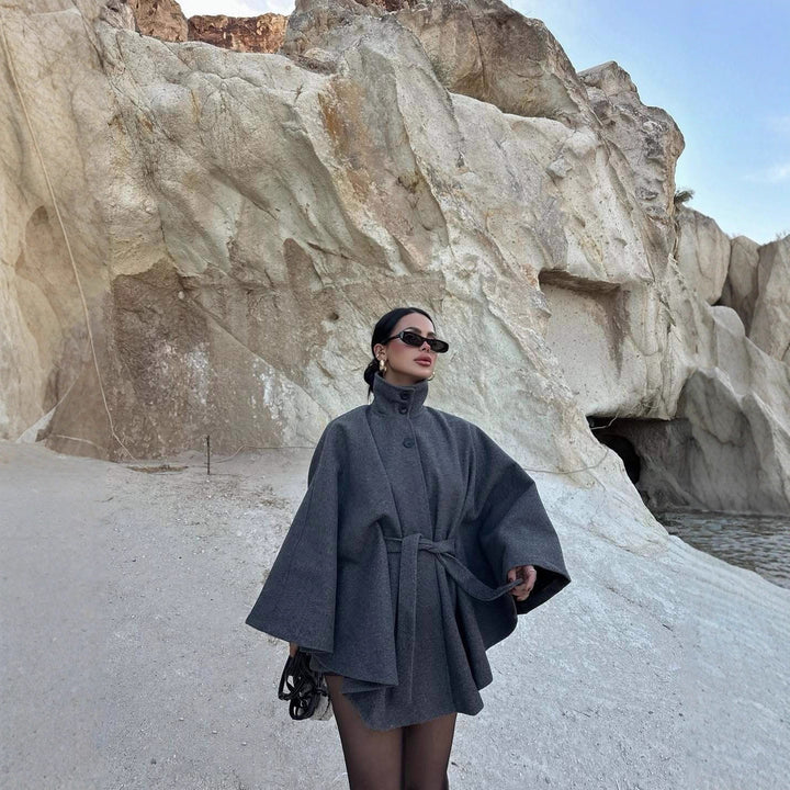 Damen Kurze Boxy-Wollmix-Jacke mit Stehkragen und aufgesetzten Pattentaschen Drune