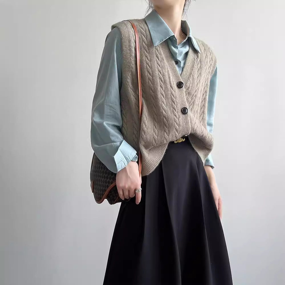Damen elegante Strickweste mit Zopfmuster und Knopfdetails Drune