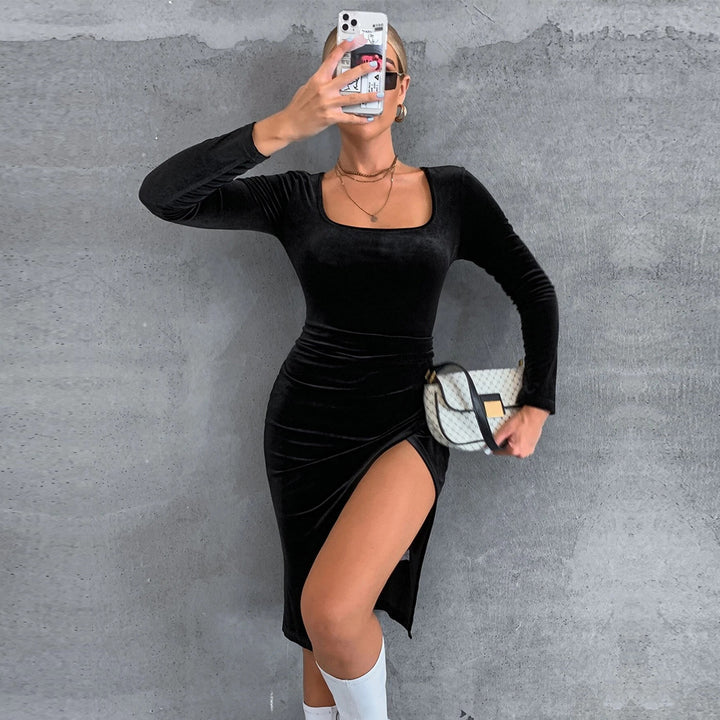 Damen Samt-Midikleid mit quadratischem Ausschnitt, taillierter Raffung und hohem Seitenschlitz Drune