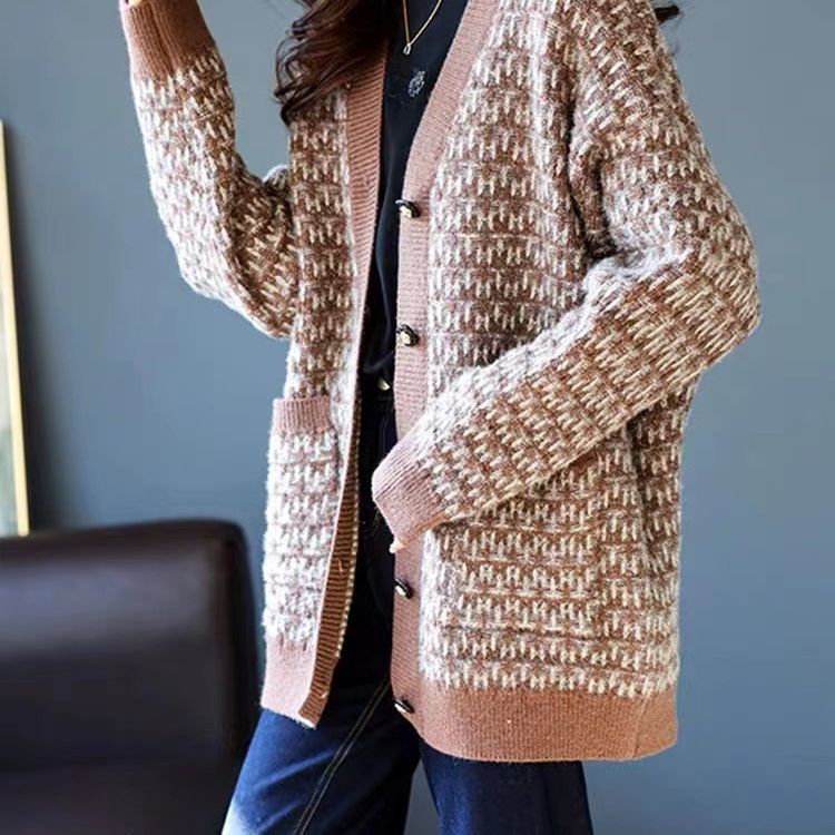 Damen Strickjacke im modernen Graphic-Design Drune