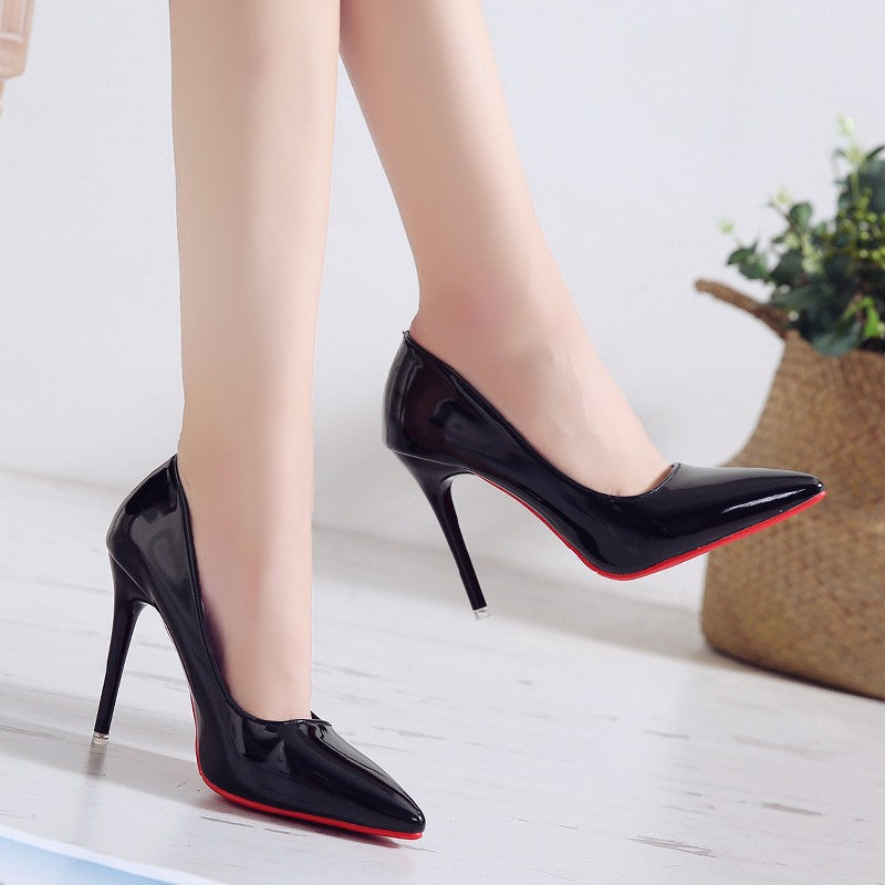 Damen Lackleder-Pumps mit spitz zulaufender Zehenkappe und hohem Stiletto-Absatz Drune