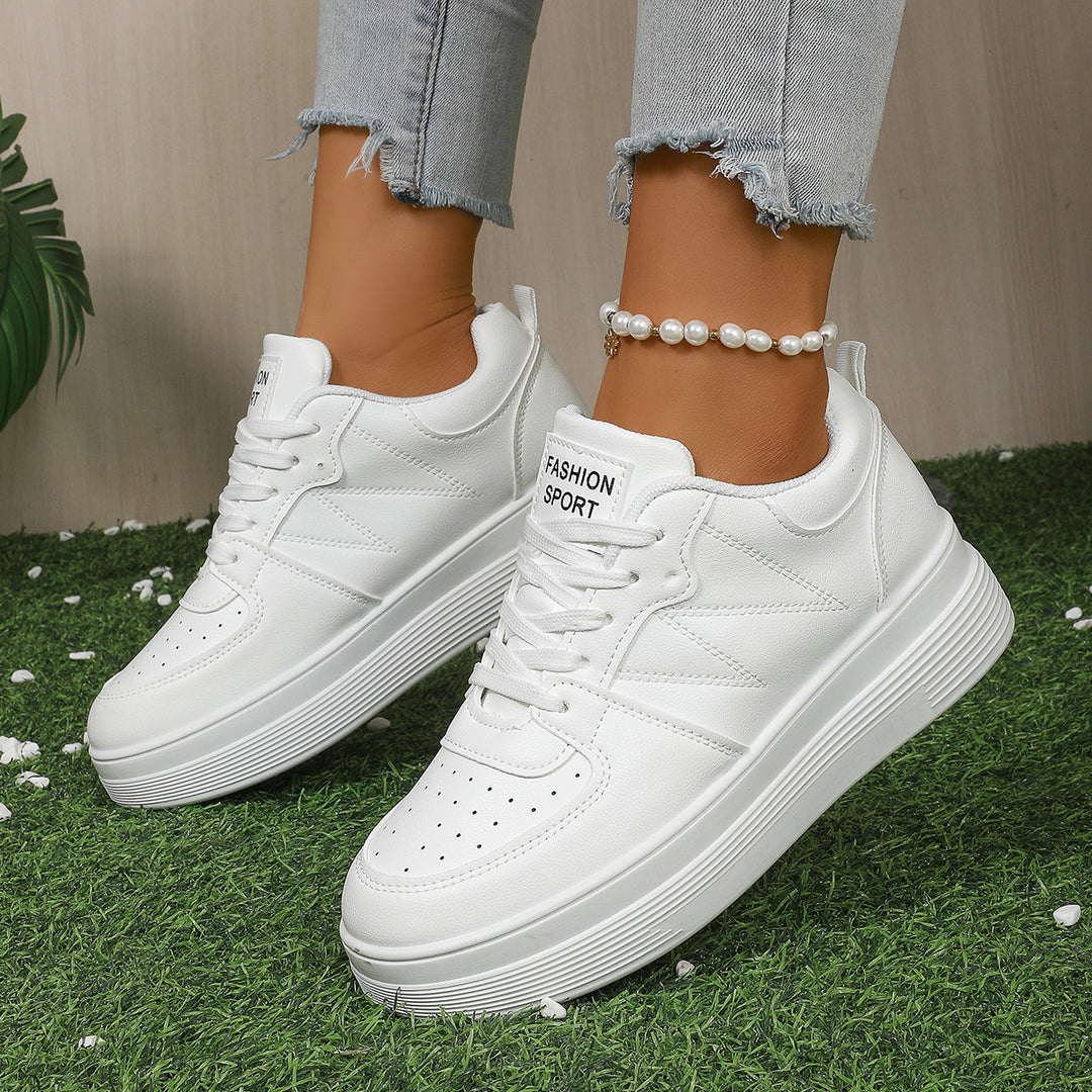 Damen Chunky-Sneaker mit erhöhtem Plateau, perforierter Zehenpartie und gepolstertem Schaft Drune