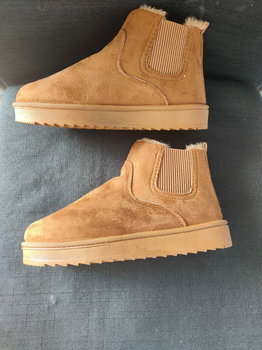 Damen  Chelsea-Boots mit warmem Teddyfutter, elastischem Seiteneinsatz und rutschfester Profilsohle Drune