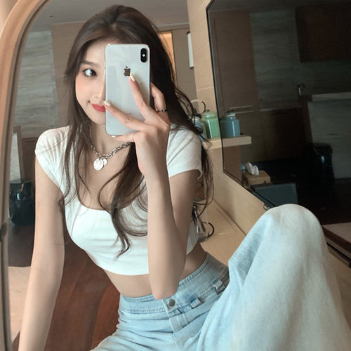 Damen Crop-Top mit enganliegendem Rundhalsausschnitt und figurbetontem Schnitt