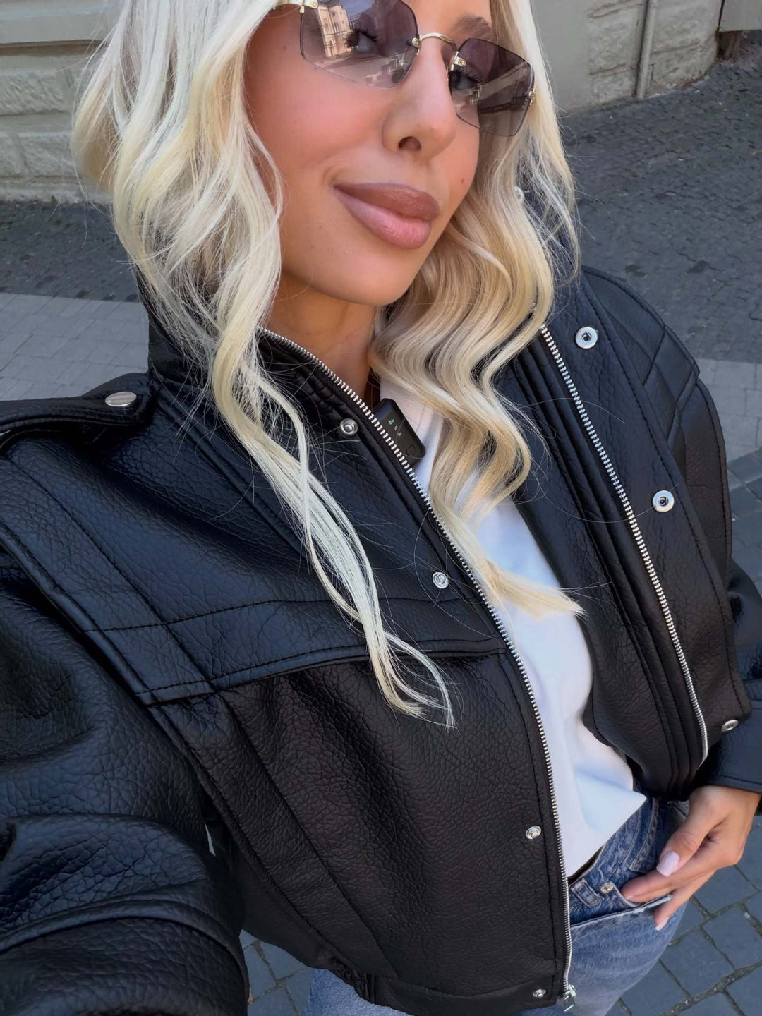 Damen Kurzer Cropped Kunstleder‑Blouson mit wattierter Schulterpartie und Funnelkragen Drune