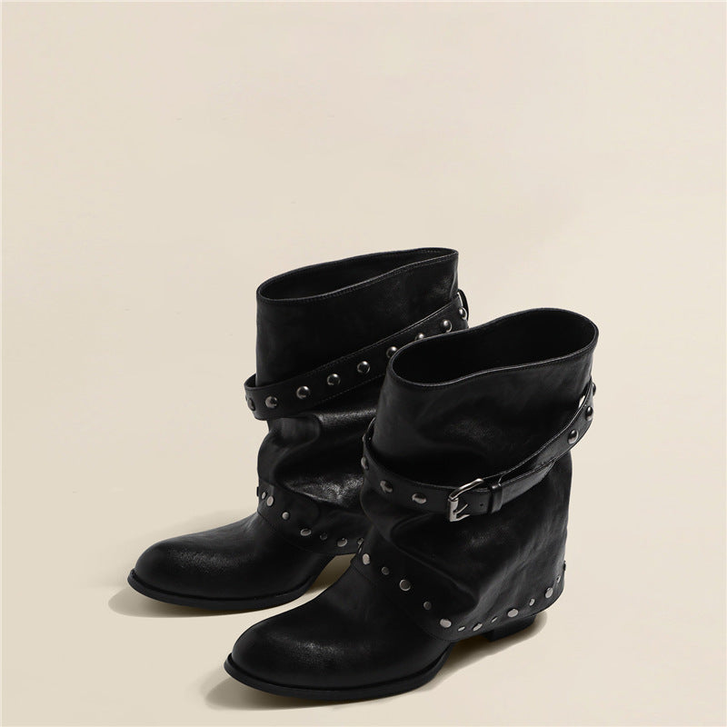 Damen Biker-inspirierte Slouch-Stiefelette mit Nietenriemen und Dornschließen-Detail Drune