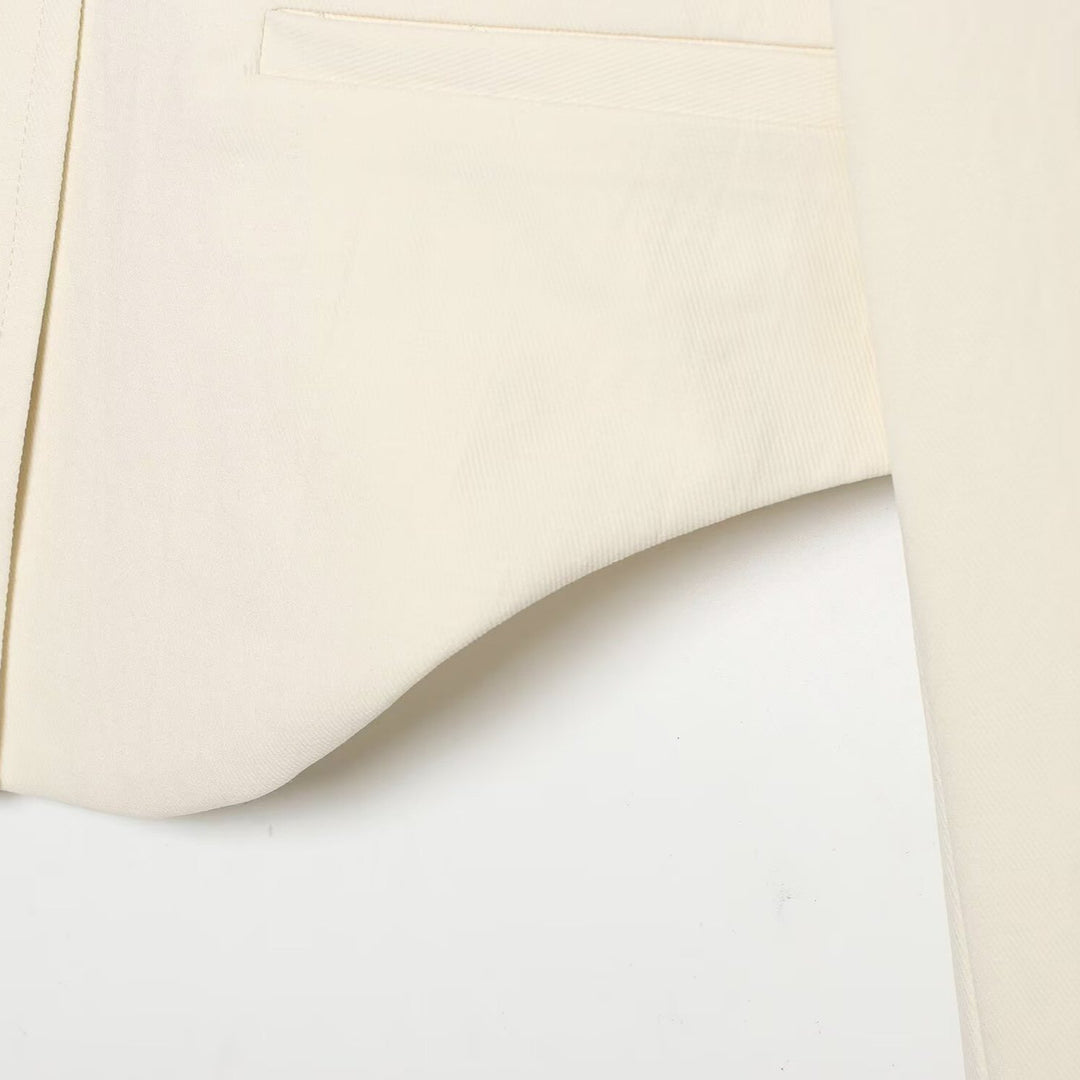 Damen Kurzer taillierter Blazer mit Stehkragen, asymmetrischer Knopfleiste und geschwungenem Saum Drune