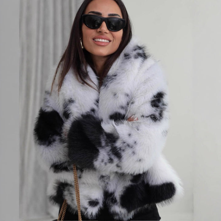 Damen Kurz geschnittener Faux‑Fur‑Bomber mit Fleckenmuster Drune