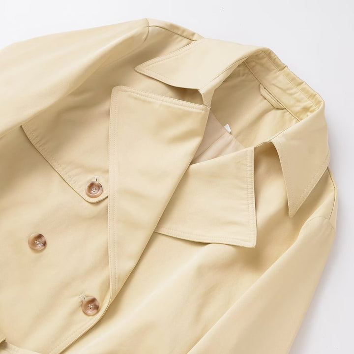 Damen Midi-Trenchcoat aus leichtem Funktionsstoff mit Bindegürtel und Sturmklappe Drune