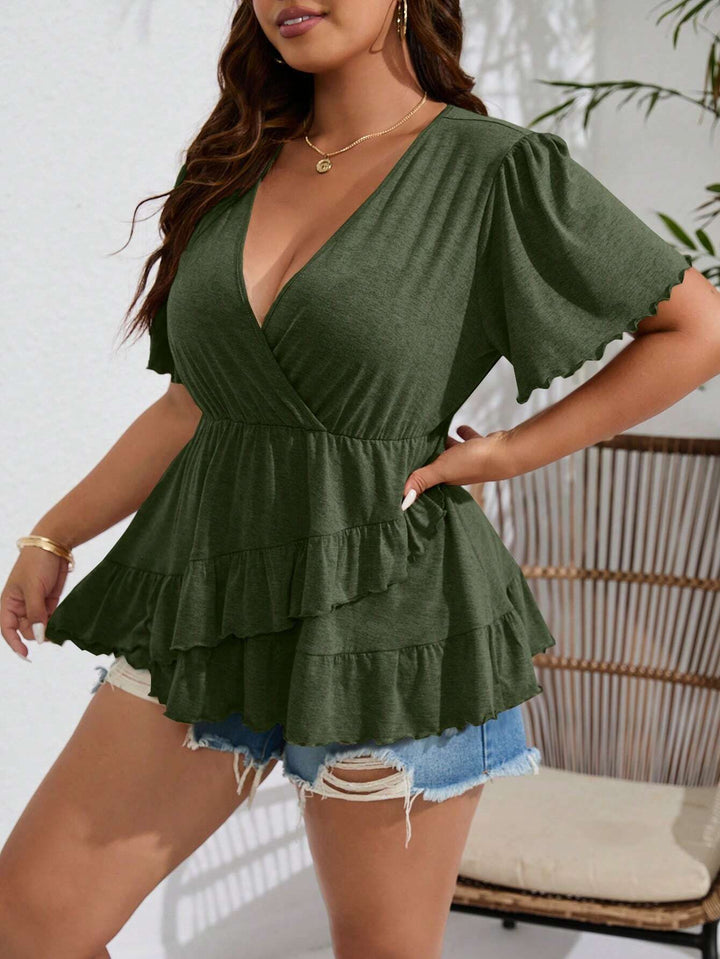 Damen Wickelshirt mit V-Ausschnitt, geraffter Taille und gestuften Volants Drune