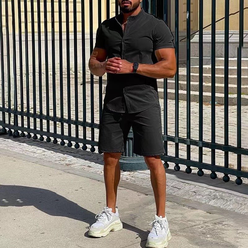 Herren modernes Kurzarmhemd mit eckigem Kragen und sportlichen Shorts Drune