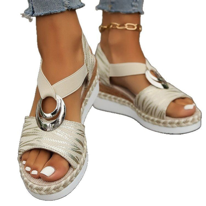 Damen Espadrille-Keil-Sandalen mit geflochtener Bastsohle, elastischem Slingback und großem Metallornament Drune