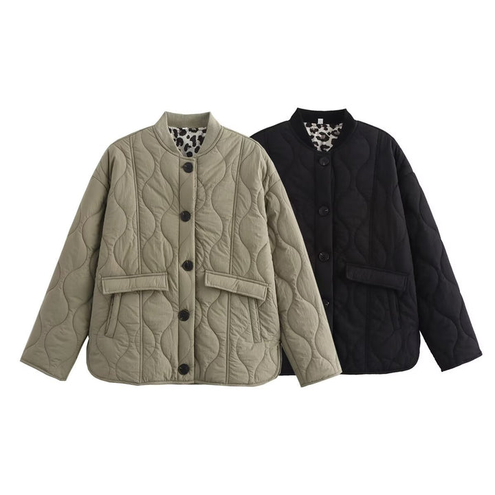 Damen gesteppte Kurzjacke mit Rundhals, dekorativer Knopfleiste und Pattentaschen Drune