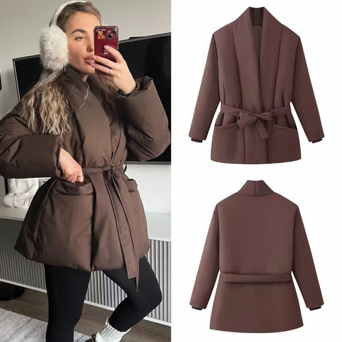 Damen Kurzsteppmantel mit Schalkragen, Taillengürtel und aufgesetzten Taschen Drune