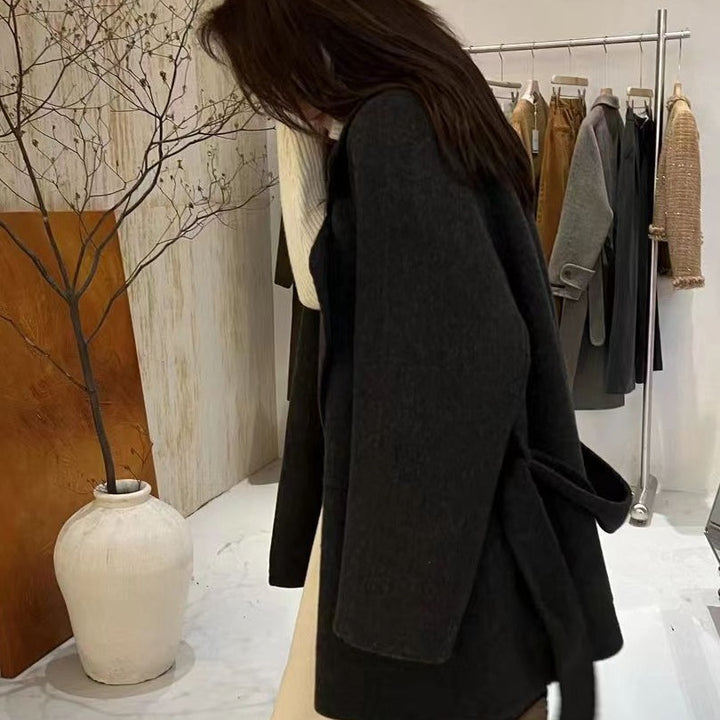 Damen Kurzer Wickelmantel aus Wollmix mit Bindegürtel und weitem Revers Drune