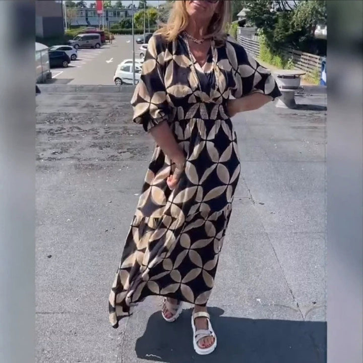 Damen nan Maxikleid mit geometrischem Alloverprint, smockierter Taille und Volantstufen Drune
