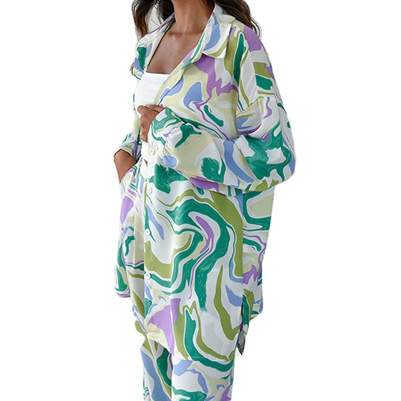 Damen Set mit weiten Hosen und lässiger Bluse im modernen Muster Drune