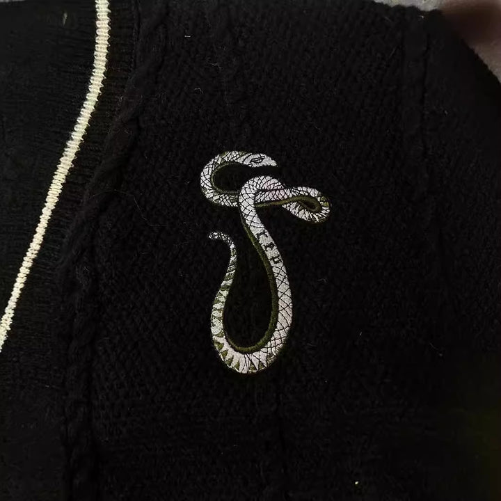 Damen nan gestrickte College-Cardigan mit Zopfmuster, V-Ausschnitt, kontraststreifen und gestickten Applikationen Drune