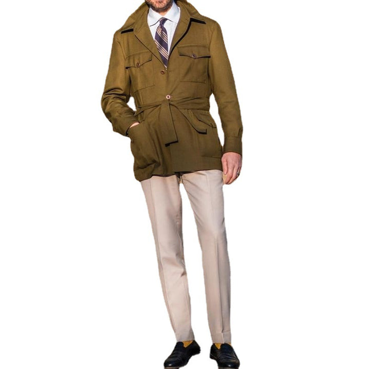 Herren Taillierte Feldjacke mit Bindegürtel, Pattentaschen und Kentkragen Drune