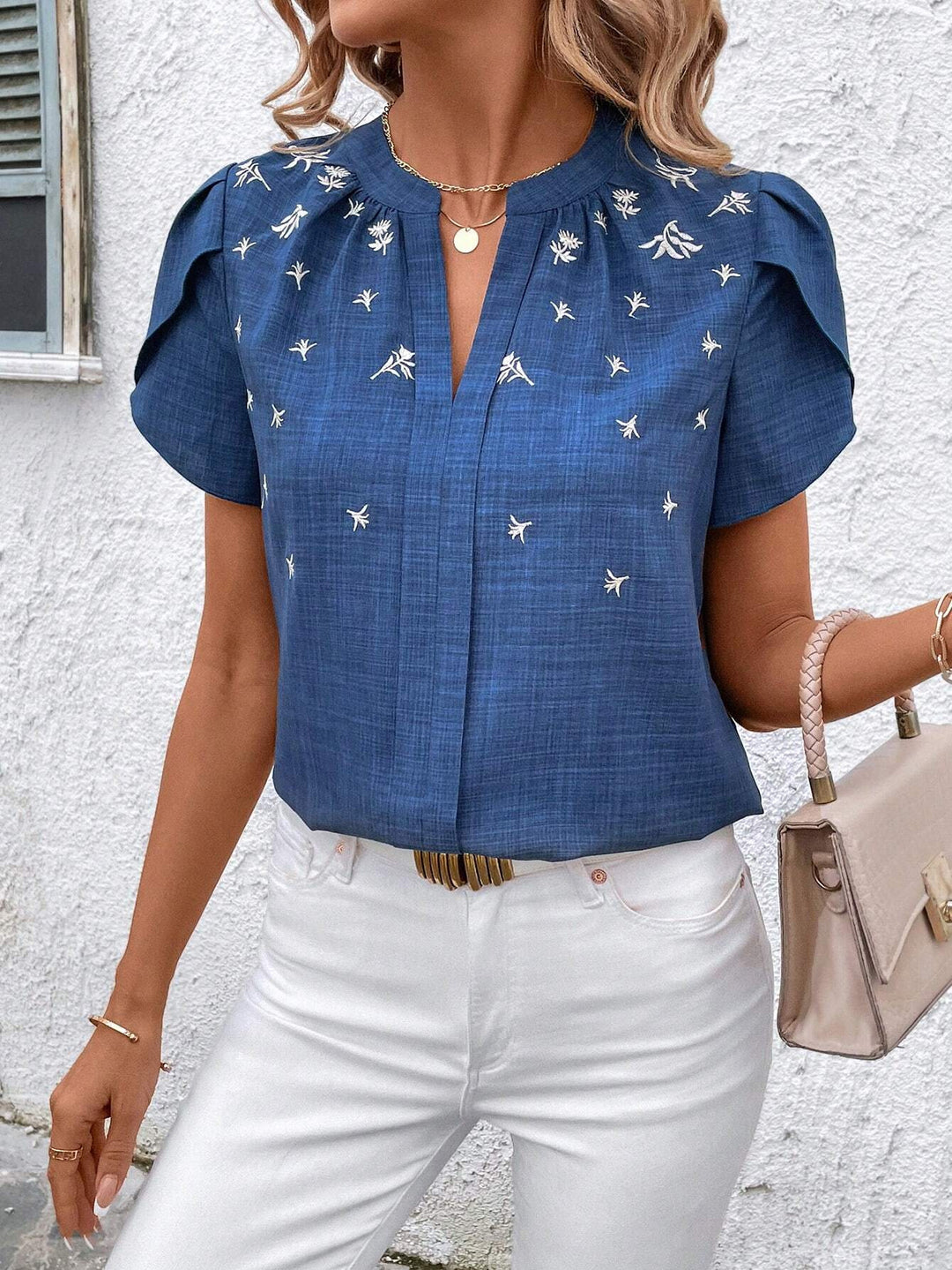 Damen Kurzbluse aus Leinenoptik mit Stehkragen, Zierfalte und floraler Stickerei Drune
