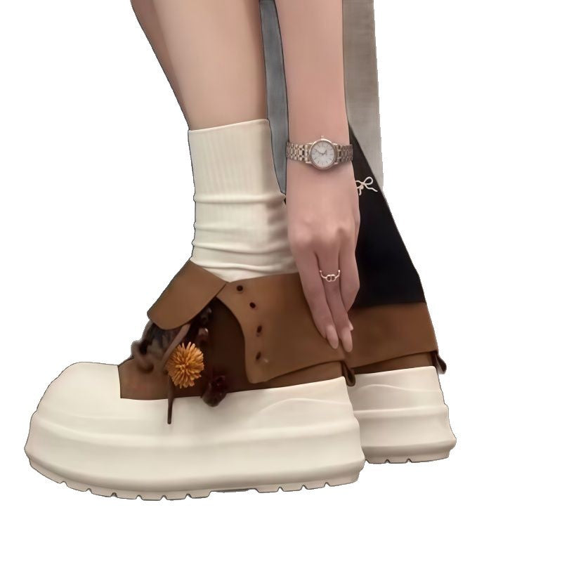 Damen Sportliche Plateau-Sneaker mit verspielten Anhängern Drune