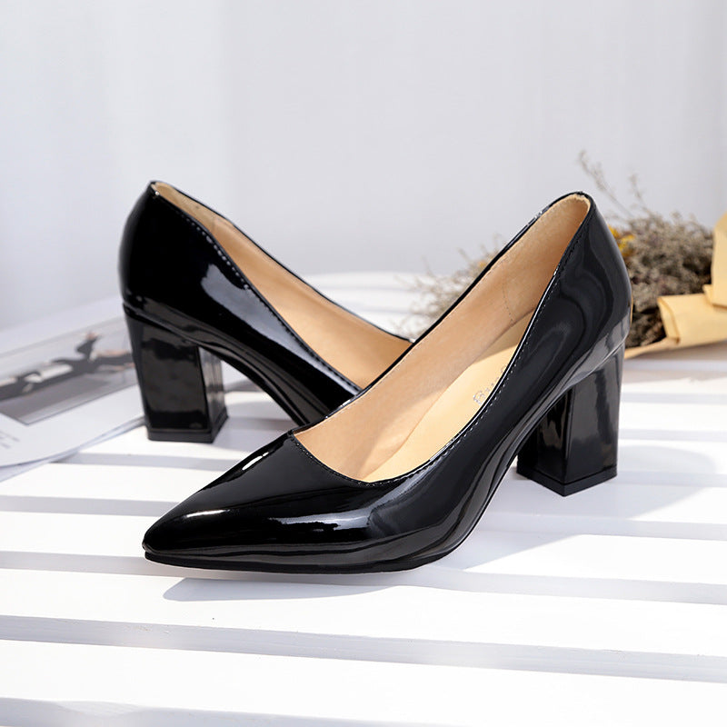 Damen Elegante Lack‑Pumps mit spitzer Kappe, gepolstertem Komfortfußbett und mittelhohem Blockabsatz Drune