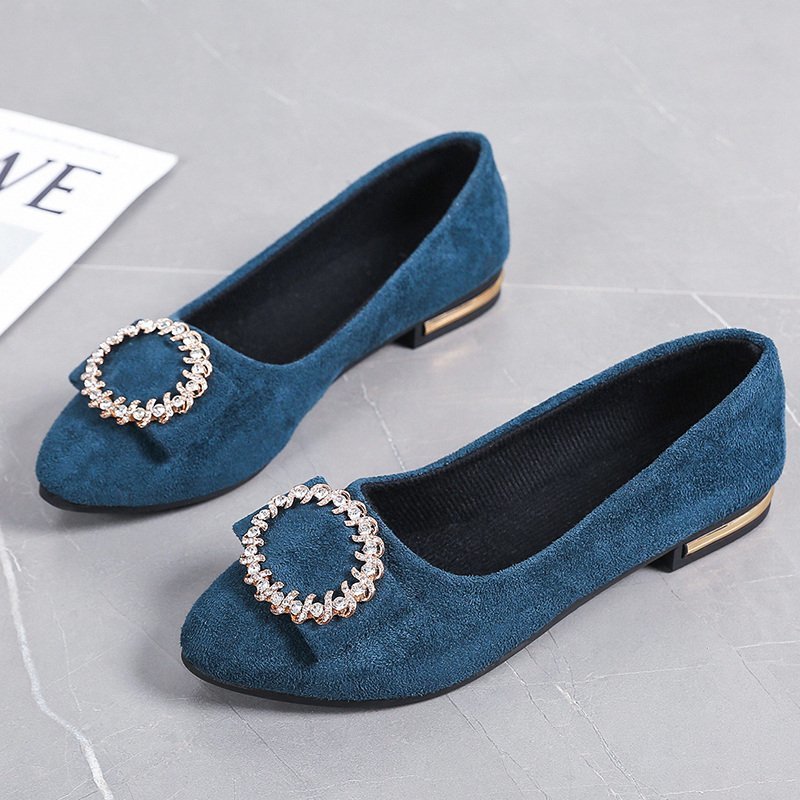 Damen nan elegante Veloursoptik-Ballerinas mit dekorativer Schmuckbrosche und kleinem Blockabsatz Drune