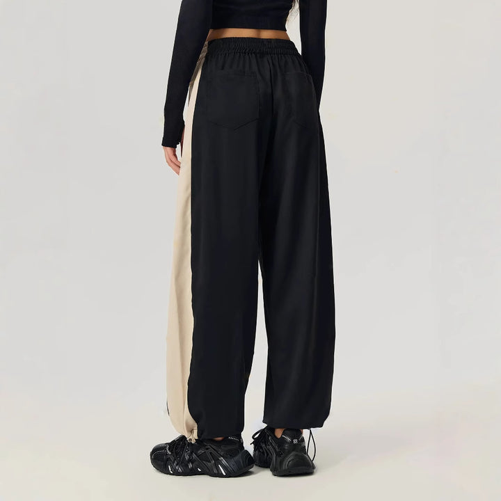 Damen sportliche Freizeithose mit angesagtem Schnitt und seitlichen Kontrastpanelen Drune