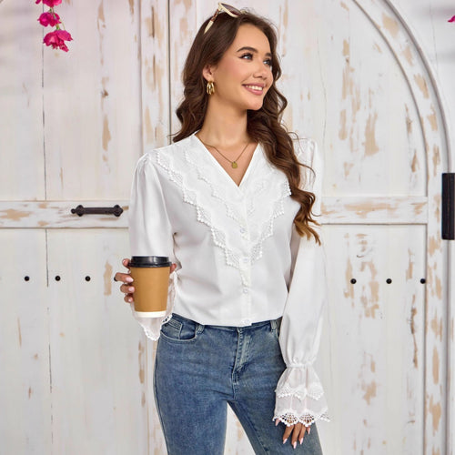 Damen Romantische Bluse mit V-Ausschnitt, Spitzen-Yoke und Glockenärmeln Drune