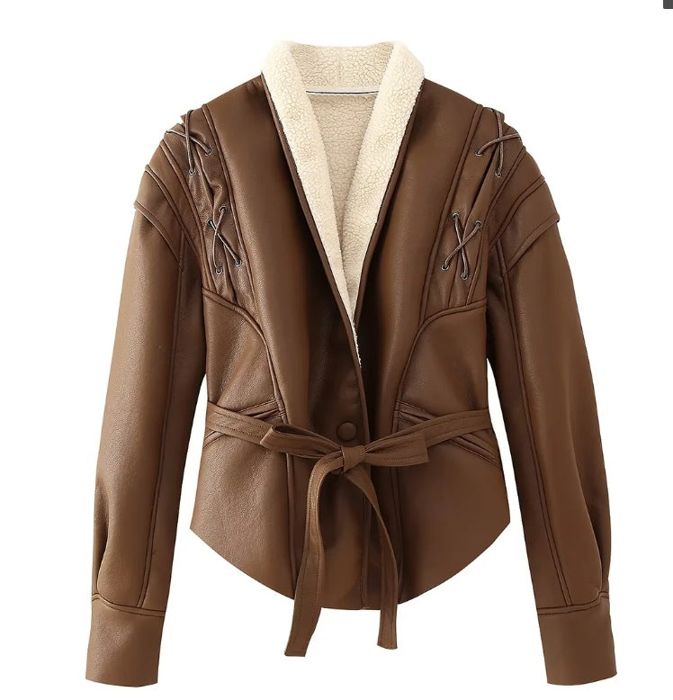Damen 100+ kurze Wickeljacke mit Bindegürtel und Ösen‑Schnürdetail Drune