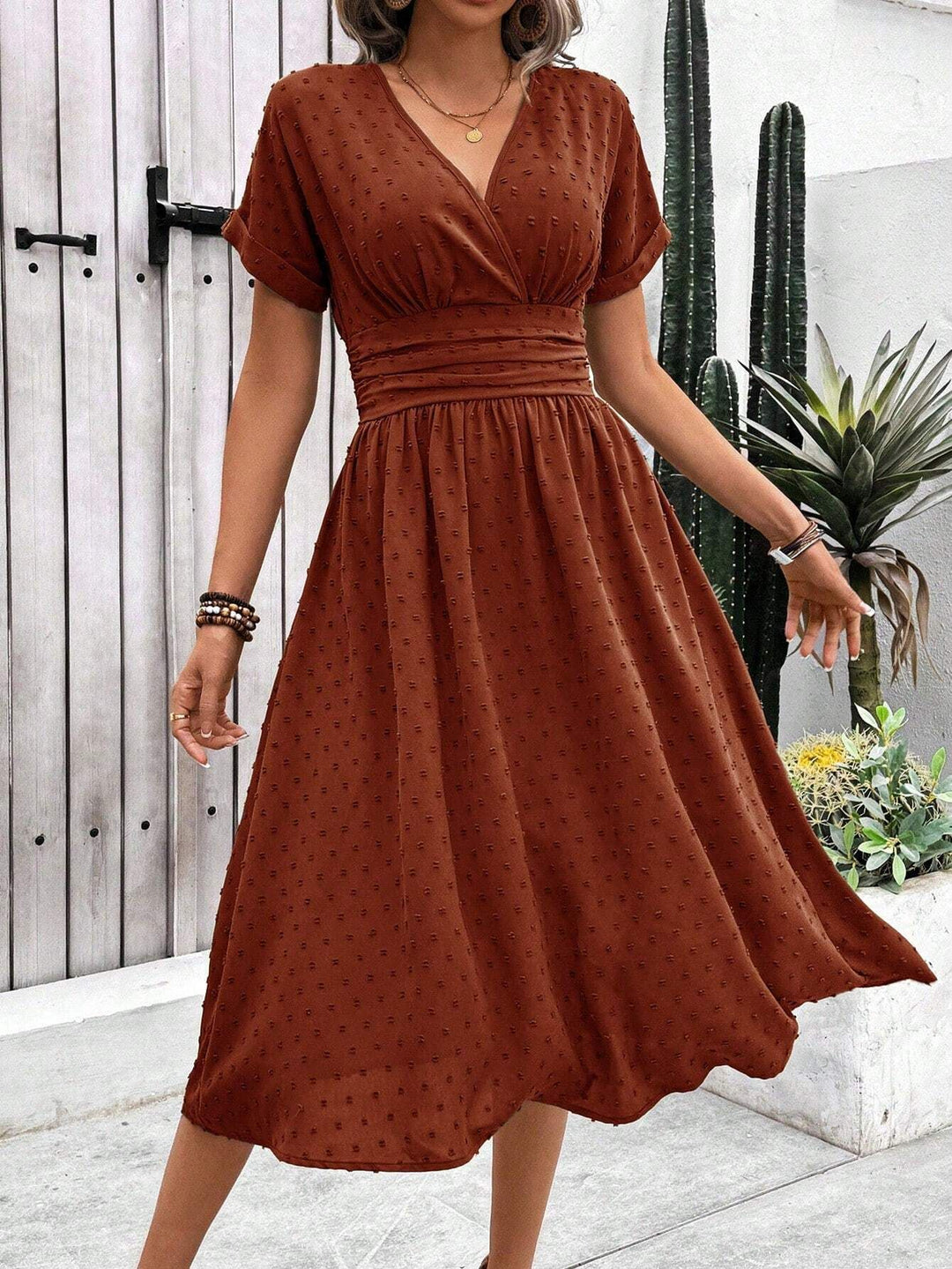 Damen midi Kleid mit gerafftem Oberteil und V-Ausschnitt Drune