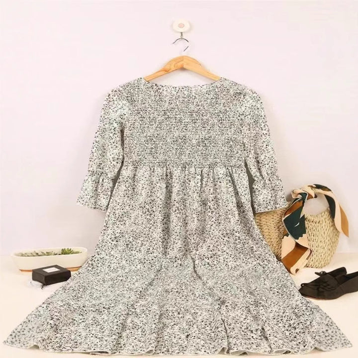 Damen nan lockerfallendes Babydoll-Midikleid mit geraffter Unterbrust, überschnittenen Dreiviertelärmeln und feinem Blumenprint Drune